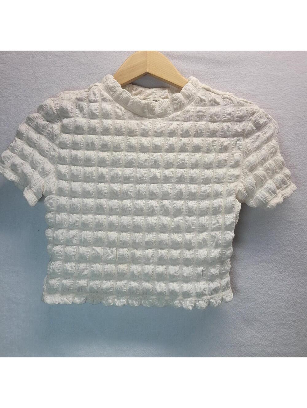 Urban Outfitters White Cropped Bubble Knit Top Size S/P